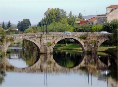 דירות מונפורט דה למוס Acogedor Apartamento Ribeira Sacra מראה חיצוני תמונה